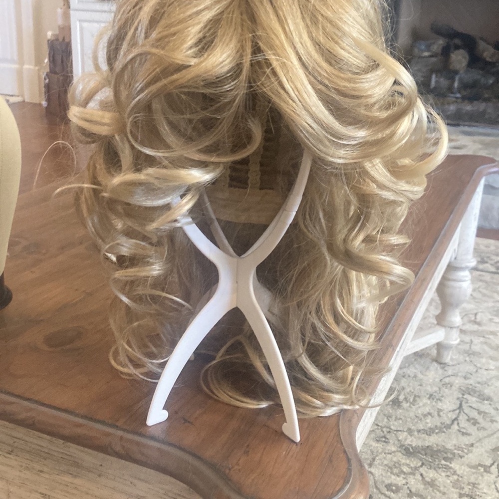 Blonde wig
